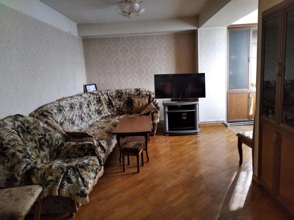 3 Room Apartment In Small Center Of Erevan Exterior foto
