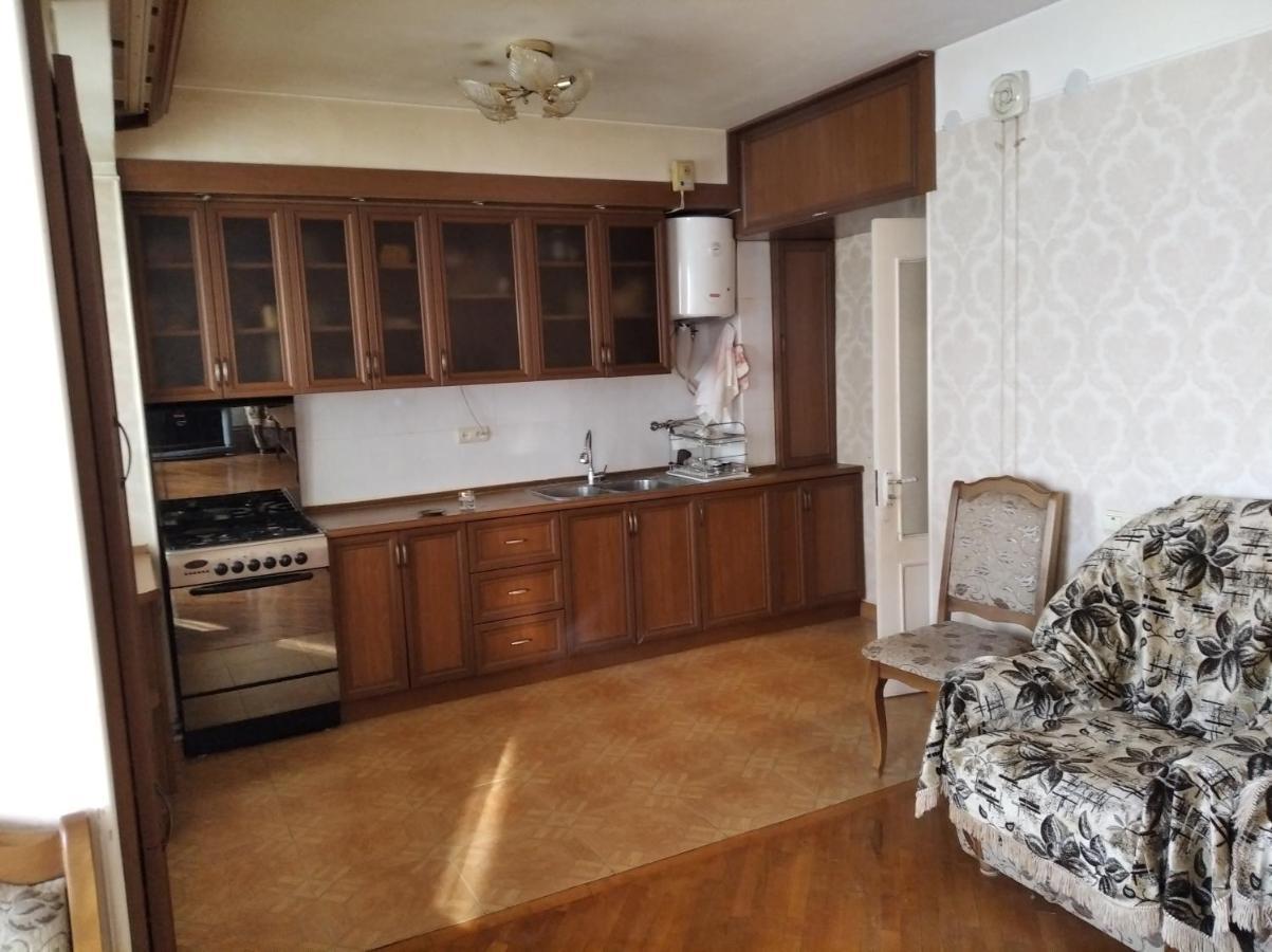 3 Room Apartment In Small Center Of Erevan Exterior foto