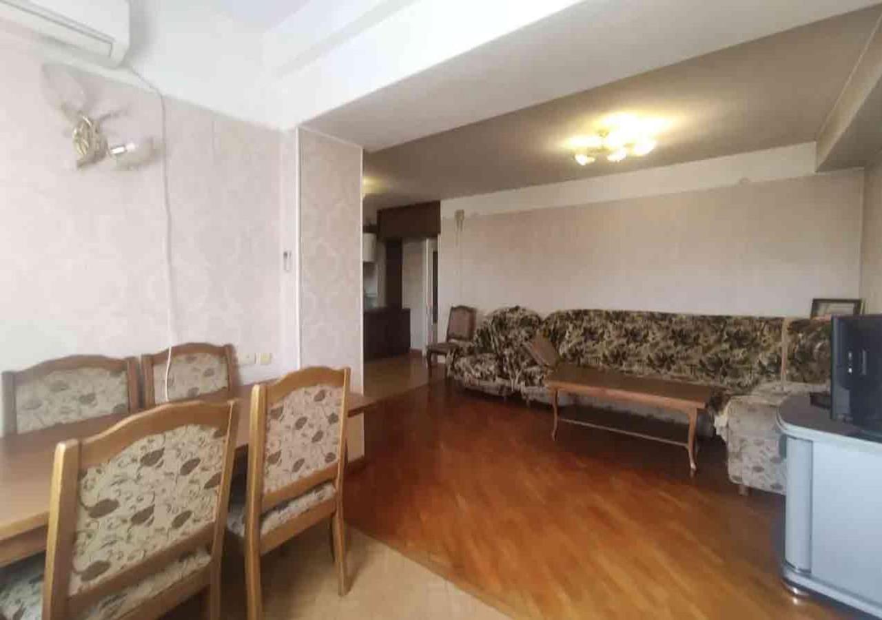 3 Room Apartment In Small Center Of Erevan Exterior foto